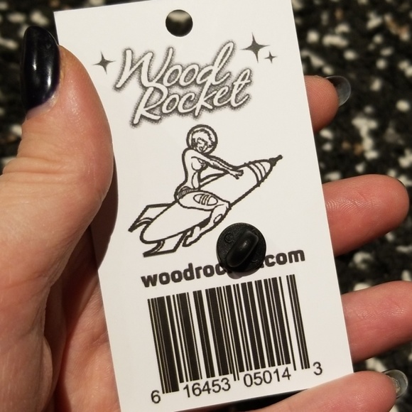 NWT Hitachi Magic Wand vibe enamel pin - Picture 4 of 4